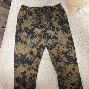 Black and Tan Mens Lululemon Sweats
